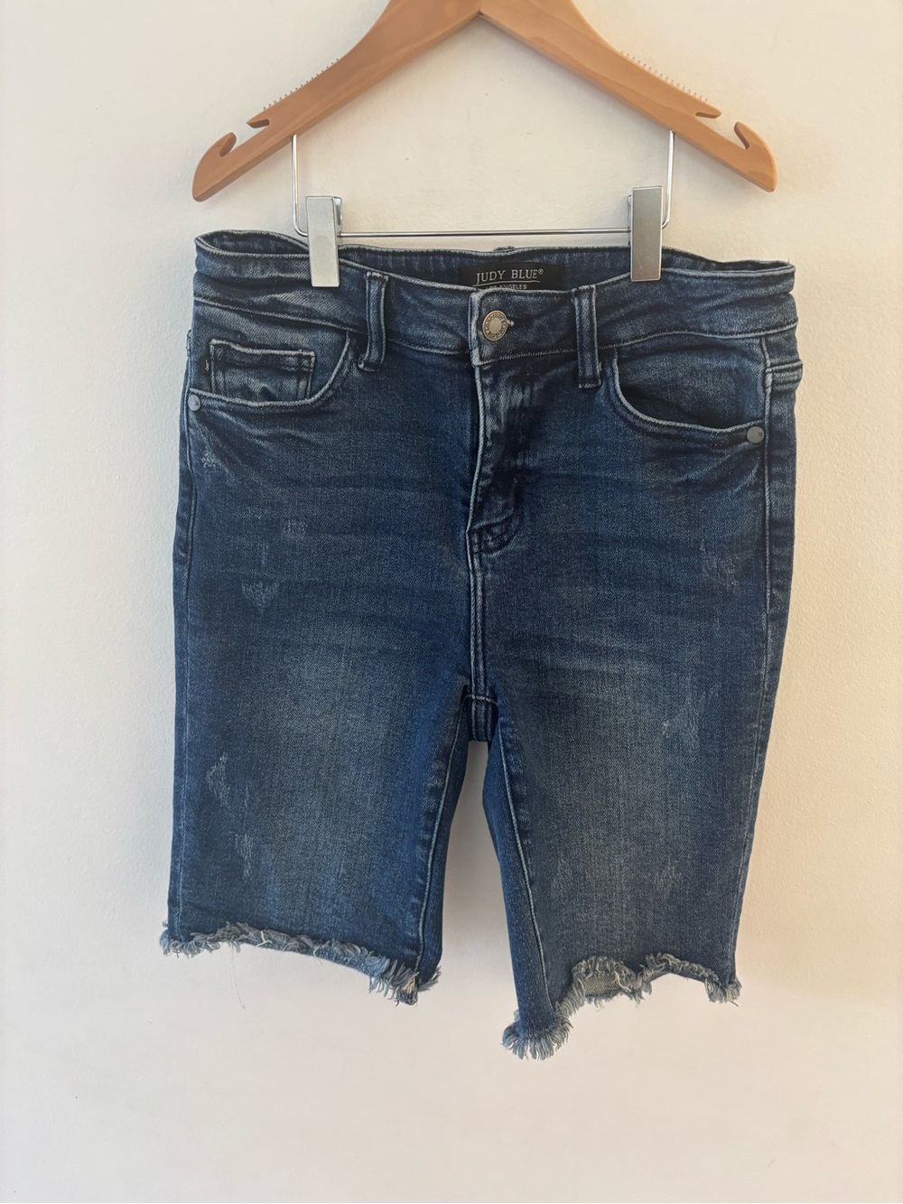 Judy Blue - Washed Dark Blue Boyfriend Denim Bermuda Shorts, Size M, fit 27/28